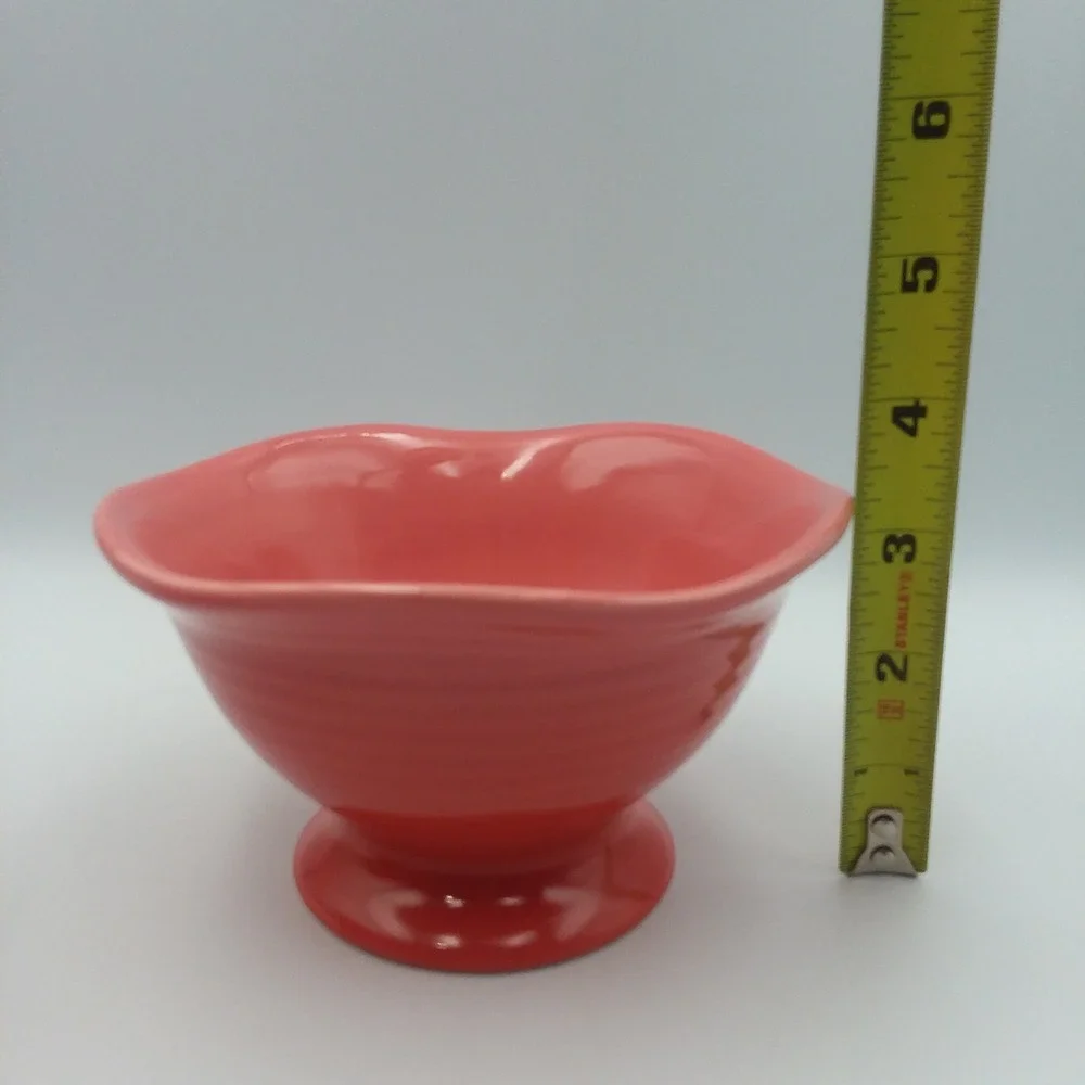 6 Crate & Barrel Ice‎ Cream Dessert Bowls Coral Pedestal Ribbed Sundae Summer